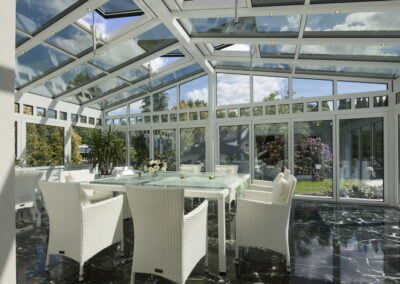 Commercial sunroom, restaurant, sliding doors, openable roof